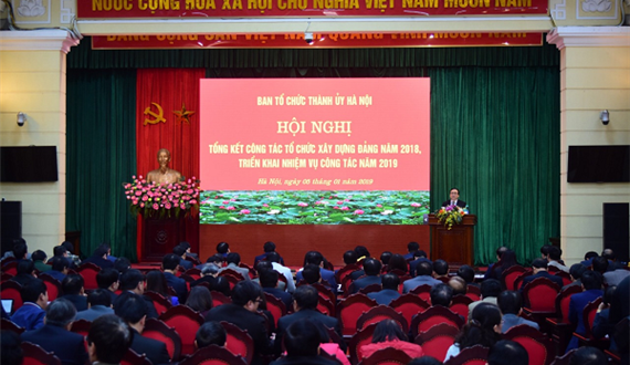 Nắm chắc tình hình cán bộ, phát hiện, giới thiệu người có đức, có tài