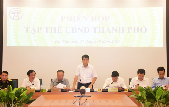 Tập thể UBND thành phố Hà Nội họp bàn dự thảo Nghị quyết về chủ trương thực hiện 10 dự án đầu tư công