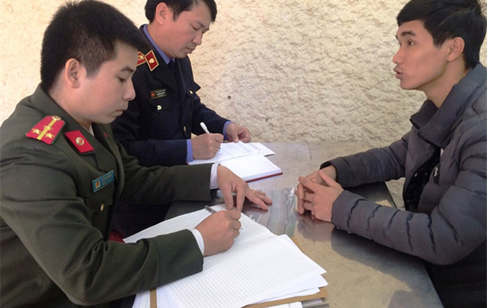 Đấu tranh, ngăn ngừa cổ súy quan điểm, tư tưởng dân chủ cực đoan