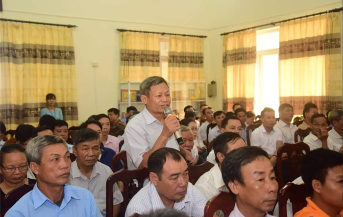 Bí thư Thành ủy Hà Nội Hoàng Trung Hải  tiếp xúc với cử tri huyện Thạch Thất