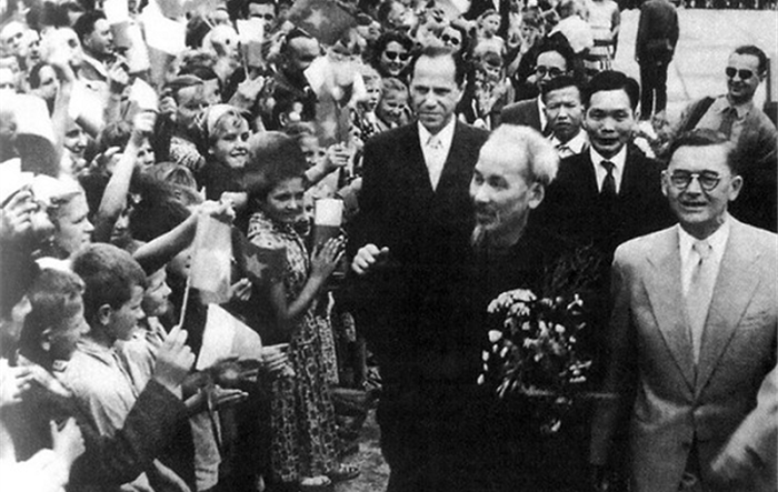 Thực hiện tư tưởng Hồ Chí Minh về đoàn kết quốc tế
