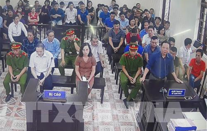 Cần mạnh tay xử lý cán bộ thoái hóa, biến chất