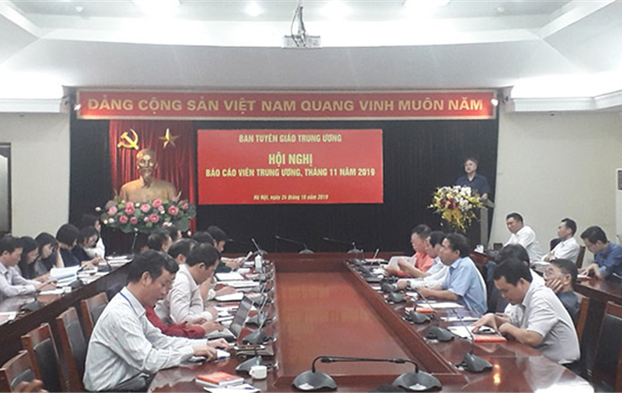 Hội nghị Báo cáo viên Trung ương tháng 11/2019: “Xây dựng quân đội nhân dân Việt Nam cách mạng, chính quy, tinh nhuệ, từng bước hiện đại, bảo vệ vững chắc Tổ quốc trong tình hình mới”