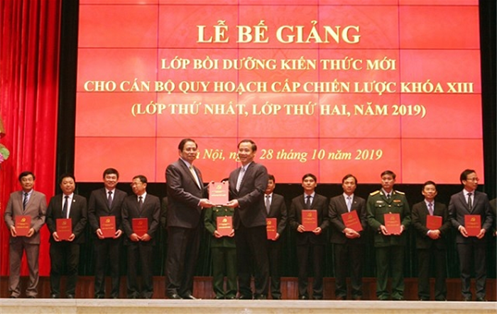 Bế giảng lớp bồi dưỡng cán bộ quy hoạch cấp chiến lược khóa XIII của Đảng