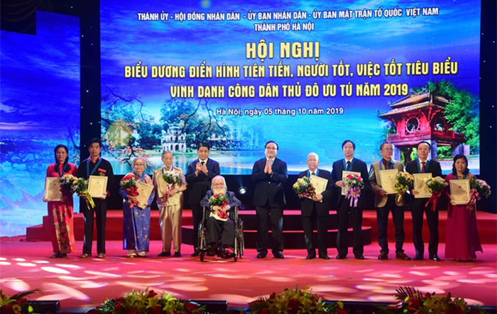 Biểu dương người tốt, việc tốt tiêu biểu và vinh danh Công dân Thủ đô ưu tú năm 2019