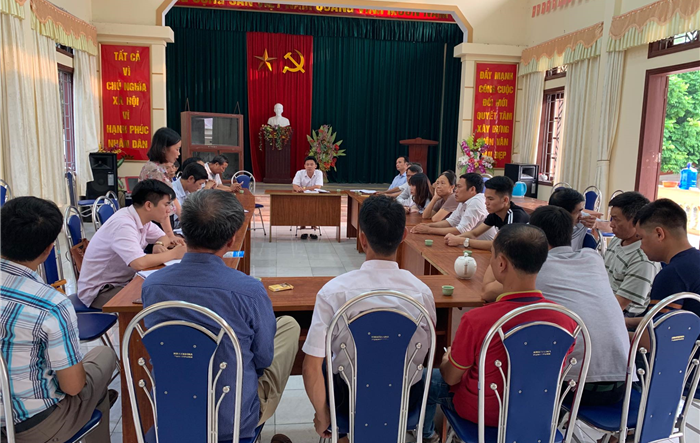Cấp ủy viên, cán bộ dự sinh hoạt chi bộ thôn, tổ dân phố: Gần dân để giải quyết vấn đề thực tiễn đặt ra 