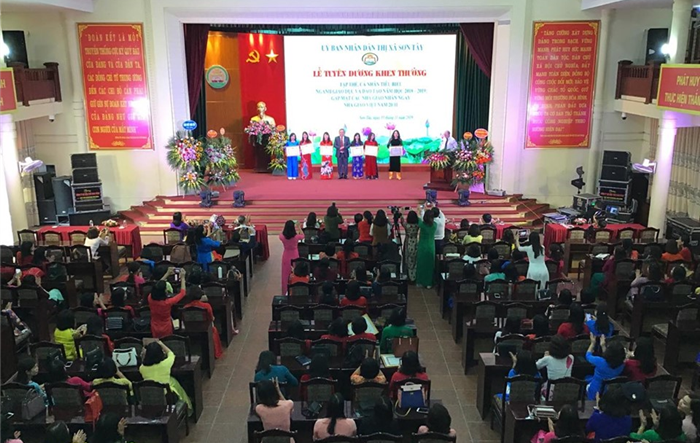 Tuyên dương tập thể, cá nhân tiêu biểu ngành giáo dục và đào tạo năm học 2019-2020