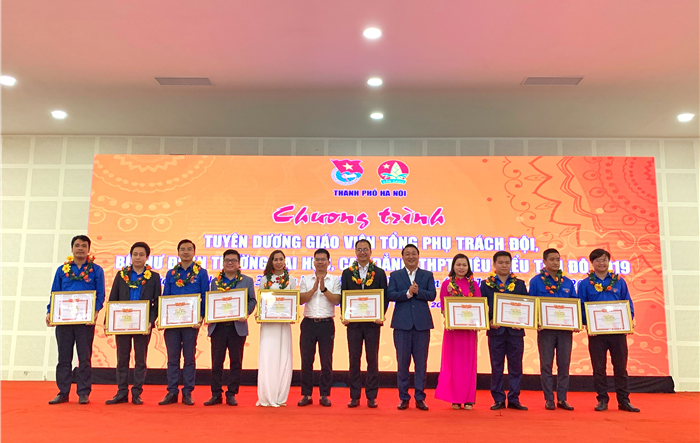 Tuyên dương “Nhà giáo trẻ tiêu biểu Thủ đô” năm 2019