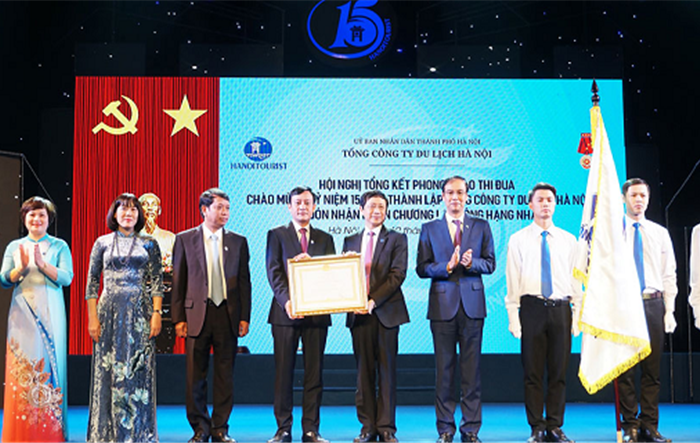 Tổng công ty Du lịch Hà Nội đón nhận Huân chương Lao động hạng Nhất