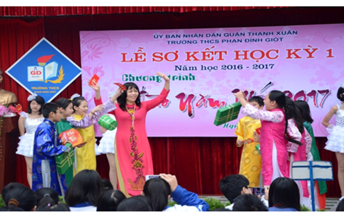 Người truyền lửa tình yêu văn học