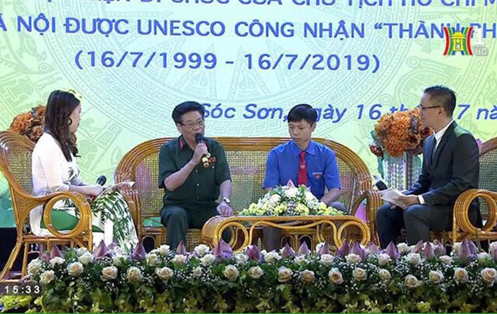 Thầy giáo trẻ nhiệt huyết, hết lòng vì học trò
