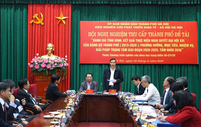 Góp phần nâng cao chất lượng báo cáo chính trị của Thành ủy trình Đại hội XVII Đảng bộ Thành phố