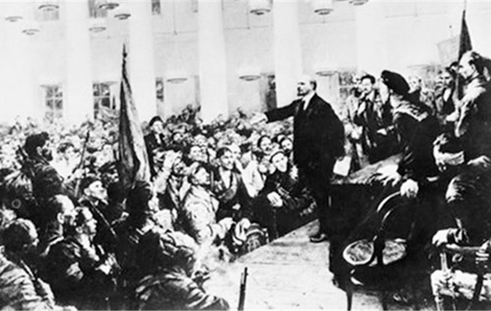 Kỷ niệm 102 năm Cách mạng Tháng Mười Nga (7/11/1917-7/11/2019): Vững bước đi theo con đường Cách mạng Tháng Mười Nga