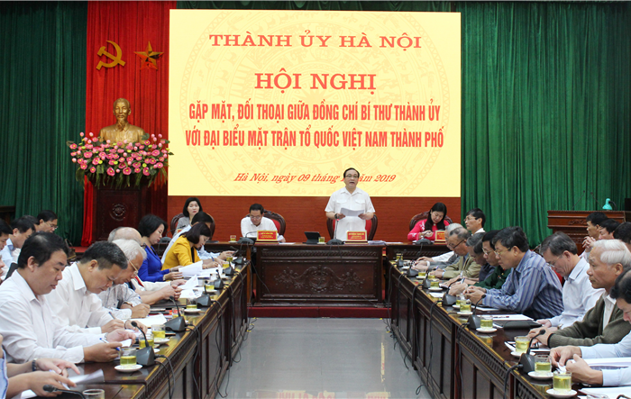 Bí thư Thành ủy Hà Nội Hoàng Trung Hải đối thoại  với đại biểu Mặt trận Tổ quốc Việt Nam Thành phố