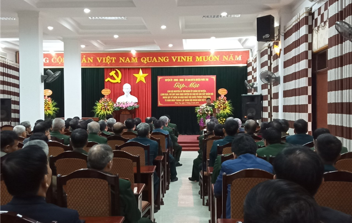 Gặp mặt nhân kỷ niệm 30 năm Ngày hội Quốc phòng toàn dân và 75 năm Ngày thành lập Quân đội nhân dân Việt Nam 