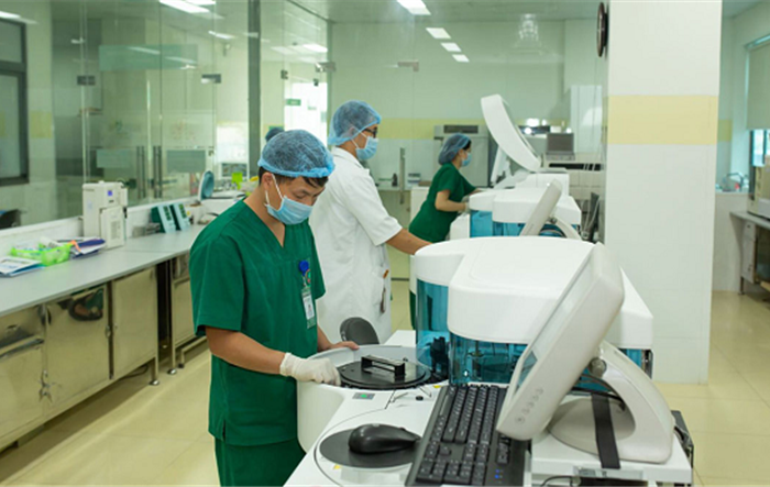 Từ vụ cắt đôi que xét nghiệm tại Bệnh viện Đa khoa Xanh Pôn: Siết chặt quản lý hoạt động xét nghiệm
