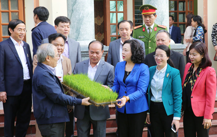 Thường trực Thành ủy đối thoại với đại biểu nông dân Thủ đô