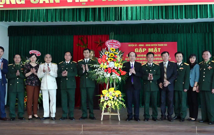 Gặp mặt cán bộ cao cấp quân đội nhân kỷ niệm 75 năm Ngày thành lập Quân đội nhân dân Việt Nam, 30 năm Ngày hội quốc phòng toàn dân