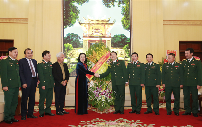 Phó Bí thư Thường trực Thành ủy thăm, chúc mừng Bộ Tư lệnh Thủ đô