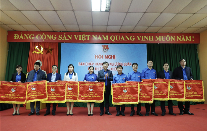 Đoàn TNCS Hồ Chí Minh Thành phố Hà Nội đạt Cờ thi đua xuất sắc trong công tác đoàn và phong trào thanh thiếu nhi năm 2019