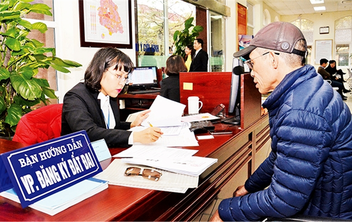 Nâng cao trách nhiệm công vụ, đẩy mạnh dân vận chính quyền