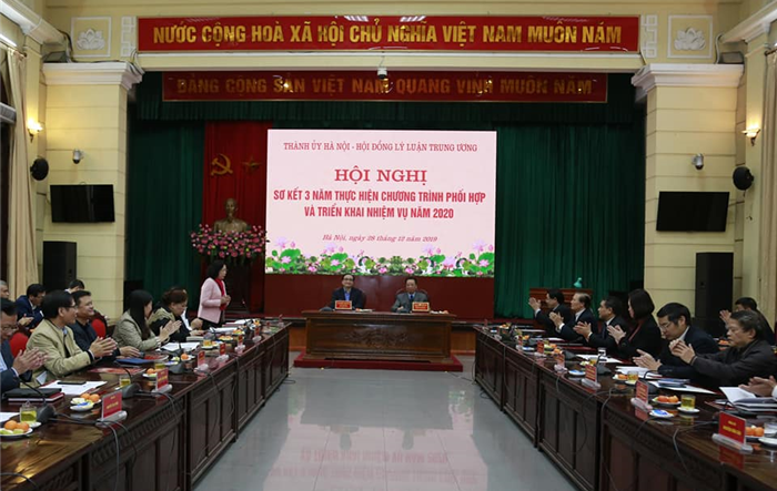Tiếp tục tăng cường phối hợp với Hội đồng Lý luận Trung ương