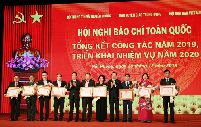 Xây dựng môi trường thông tin lành mạnh, tiến bộ