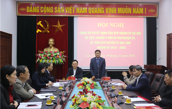 Công bố và trao Quyết định Phó Bí thư Huyện ủy Gia Lâm