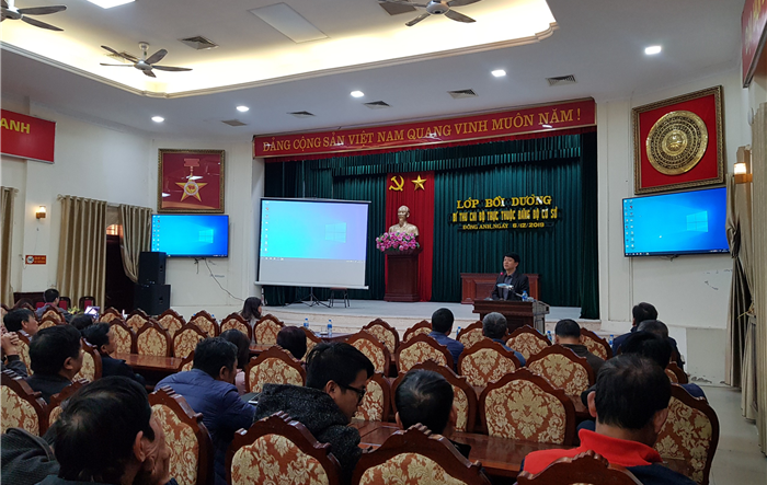 Tập huấn bồi dưỡng Bí thư chi bộ về các văn bản chỉ đạo, hướng dẫn tổ chức Đại hội Đảng các cấp
