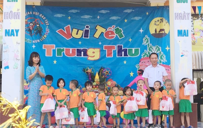 Cô hiệu trưởng tâm huyết với sự nghiệp trồng người