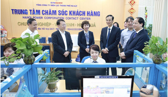 Phó Bí thư Thành ủy Hà Nội Đào Đức Toàn tới thăm, động viên cán bộ, công nhân viên Tổng công ty điện lực Hà Nội