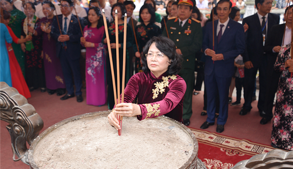 Huyện Mê Linh kỷ niệm 1.979 năm khởi nghĩa Hai Bà Trưng