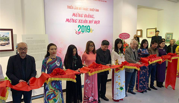 Khai mạc Triển lãm “Mỹ thuật, nhiếp ảnh mừng Đảng, mừng Xuân Kỷ Hợi 2019”