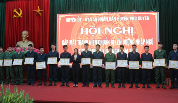 Huyện Phú Xuyên gặp mặt, động viên thanh niên lên đường nhập ngũ năm 2019