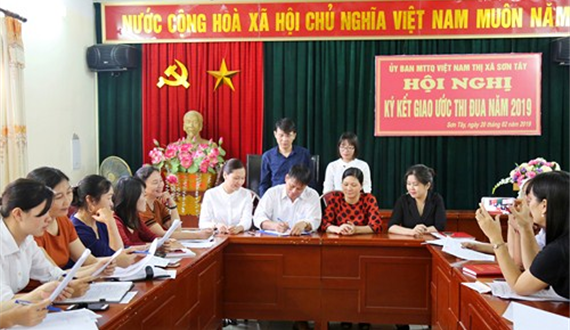 Ủy ban MTTQ thị xã Sơn Tây ký giao ước thi đua năm 2019