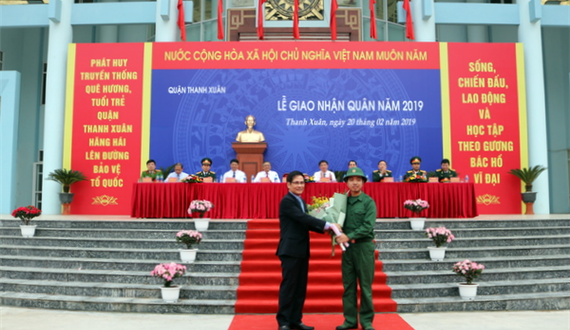 Quận Thanh Xuân tiễn bước các tân binh lên đường nhập ngũ
