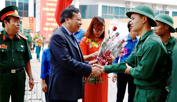 Quận Hoàng Mai tổ chức Lễ giao nhận quân năm 2019