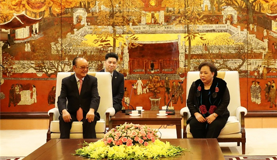 Chủ tịch HĐND thành phố Hà Nội Nguyễn Thị Bích Ngọc tiếp Chủ tịch Tập đoàn Charmvit Hàn Quốc