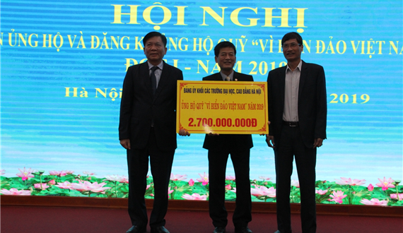 Ủy ban MTTQ Việt Nam thành phố Hà Nội tiếp nhận hơn 8,2 tỷ đồng ủng hộ Quỹ “Vì biển đảo Việt Nam” đợt I năm 2019