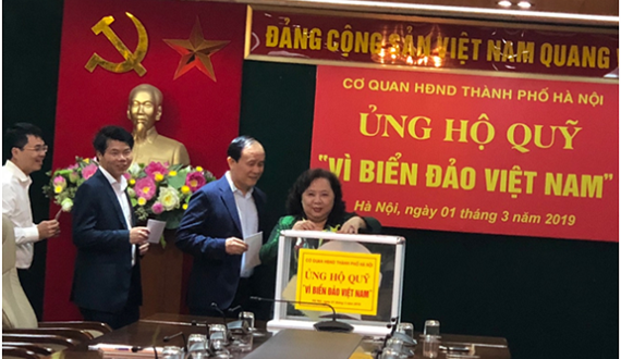 Cơ quan Văn phòng HĐND thành phố Hà Nội ủng hộ Quỹ “ Vì biển, đảo Việt Nam” năm 2019