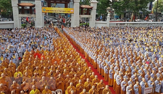 Tôn trọng quyền tự do, tín ngưỡng của nhân dân trên cơ sở lợi ích quốc gia, dân tộc