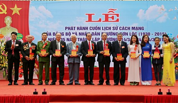 Phát hành cuốn Lịch sử cách mạng của Đảng bộ và Nhân dân phường Sơn Lộc