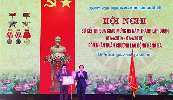 Quận Bắc Từ Liêm đón nhận Huân chương Lao động hạng Ba