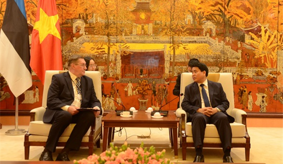 Phó Bí thư Thành ủy, Chủ tịch UBND thành phố Hà Nội Nguyễn Đức Chung tiếp đoàn đại biểu Estonia