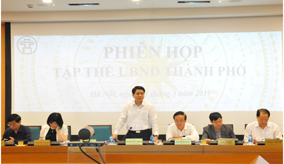 Tập thể UBND thành phố Hà Nội xem xét các nội dung thuộc thẩm quyền