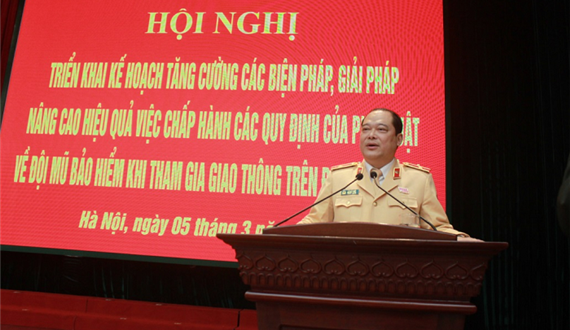 Xử lý nghiêm cán bộ, công chức, viên chức vi phạm các quy định về mũ bảo hiểm