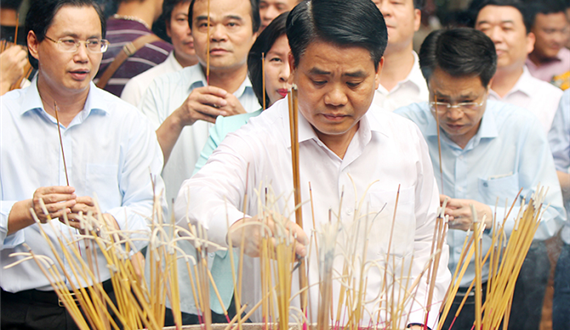 Đoàn đại biểu thành phố Hà Nội dâng hương tưởng niệm các Vua Hùng
