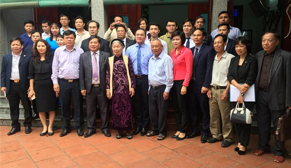 Đi thực tế tại nhà dân giúp du học sinh Lào rèn luyện kỹ năng thực hành tiếng Việt