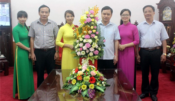 Người cán bộ tuyên giáo luôn hết lòng vì công việc