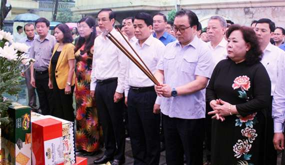 Lãnh đạo Thành phố dâng hương tưởng niệm Tổng Bí thư Trần Phú